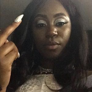 Meet your Posher, Dayna